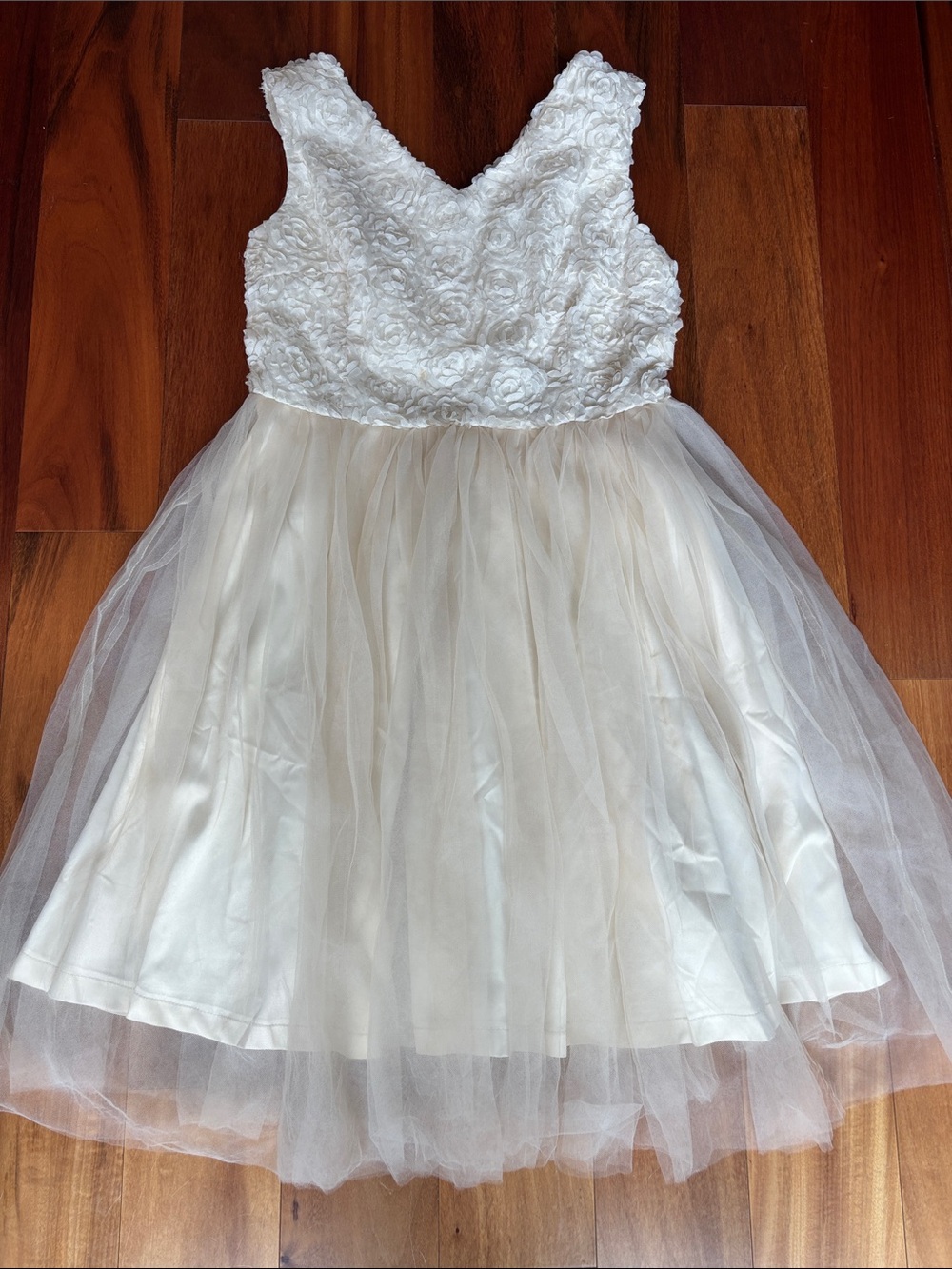 Lindy Bop ivory dress